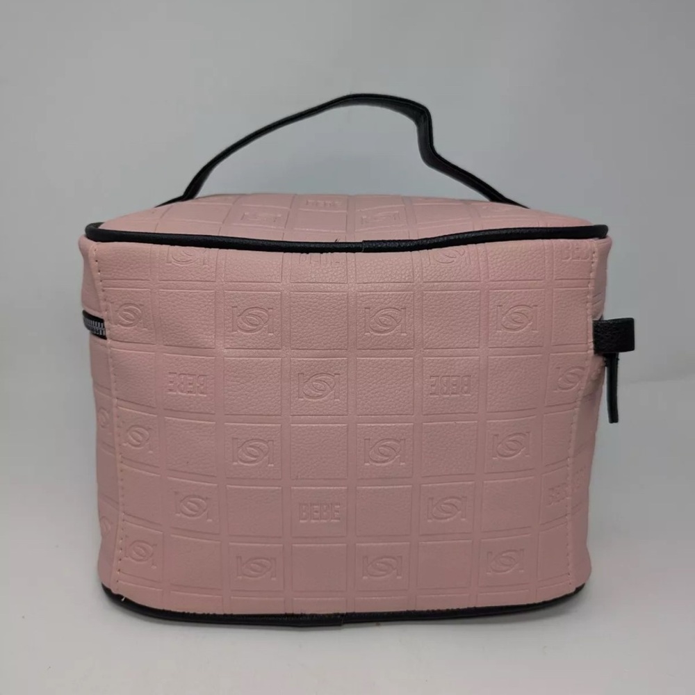 ❌SALE❌Bebe Soft Train Quilted Case Faux Leather Makeup Travel Bag Large Size.NWT - Picture 2 of 12